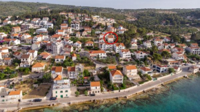 Family friendly apartments with a swimming pool Sutivan, Brac - 15665